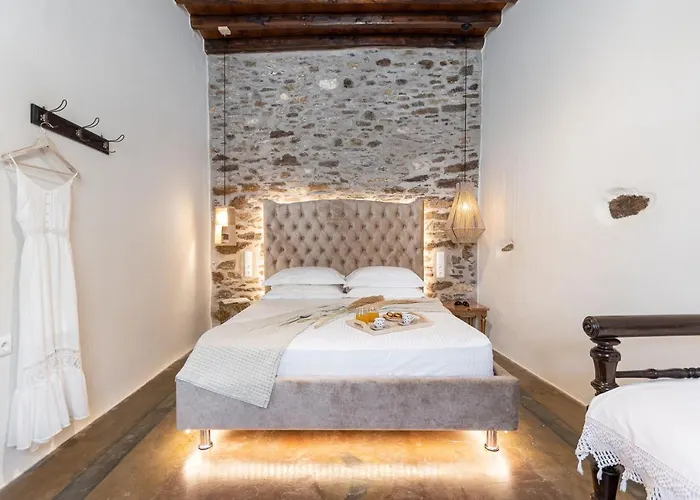 The Locals Kato Potamia (Naxos)